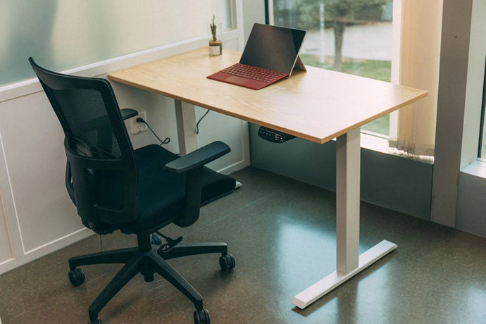 Perfect Pairings: Why You Need an Ergonomic Desk to go with your Ergonomic Office Chair